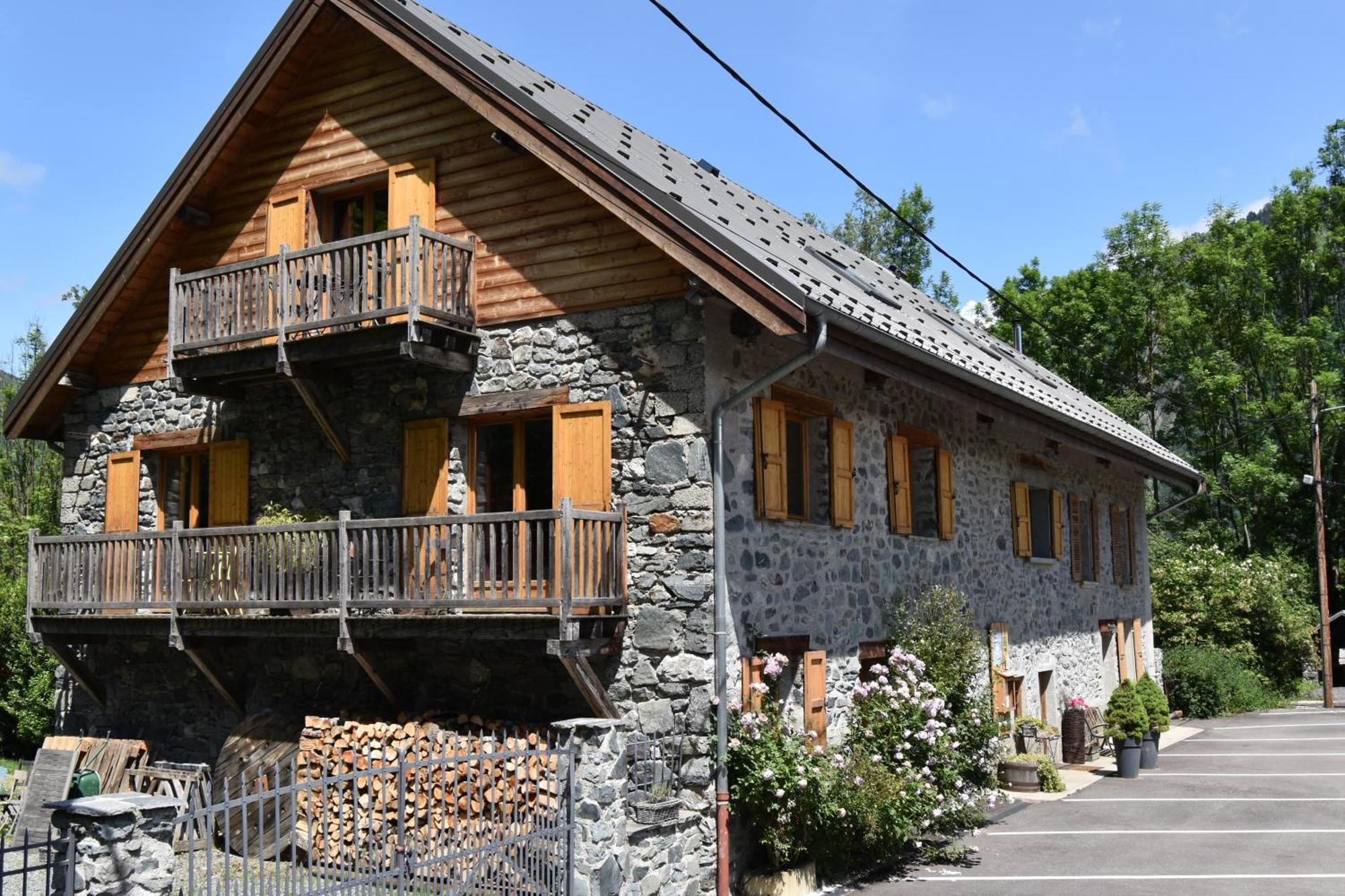 Bed and Breakfast La Cle Des Bois Le Bourg-dʼOisans Exteriér fotografie